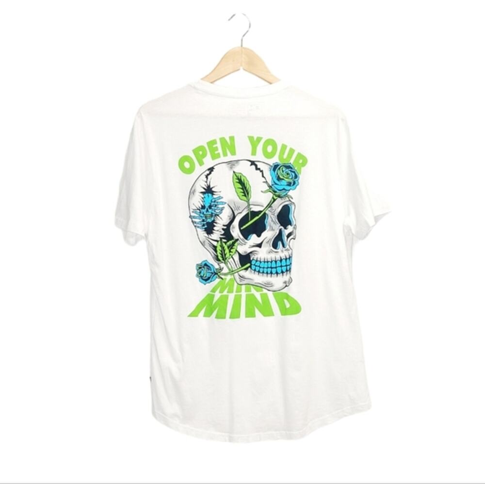 Dikotomy Graphic T-shirt Skulls  &  Roses Open your‎ mind
